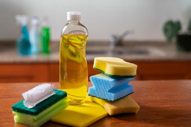 Bí quyết hóa giải mọi vết bẩn cứng đầu với hóa chất tẩy rửa đa năng